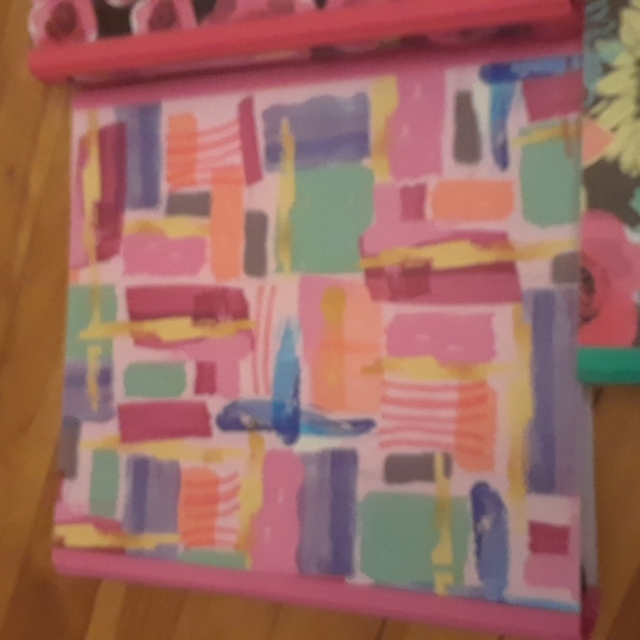 Green or Pink Pack of 3 - 1 inch staples binder. 275 sheets. Multi color & Green - Picture 2 of 5